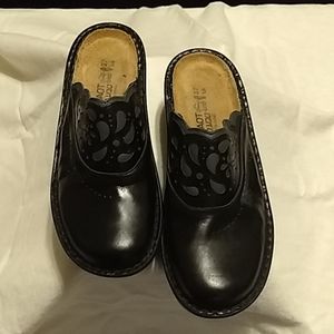 Naot Women's Havana Mule Clogs  Size 37 (6-6.5)